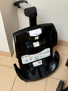 Автокресло Doona + isofix (4 фото из 4)