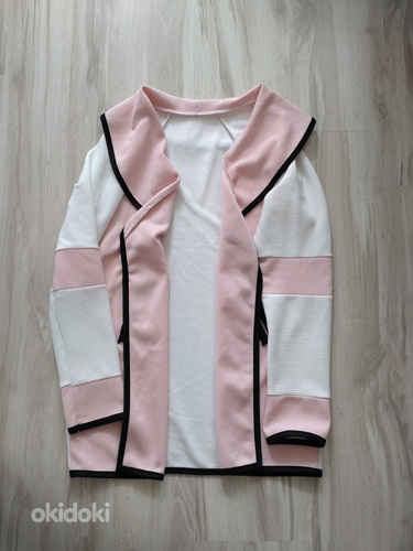 Розовая куртка (фото #1)