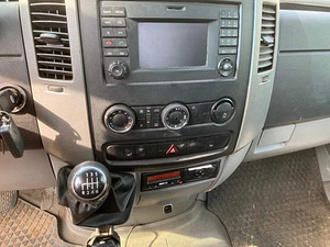 Volkswagen Crafter (6 foto / 10)