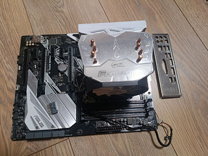 Intel Core i7-8700 LGA1151 (1 foto / 1)