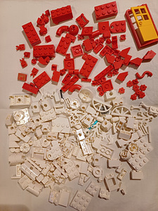 Красные/белые блоки Lego Friends