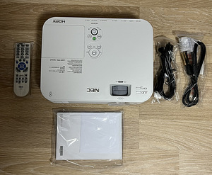 NEC projector (1 foto / 4)