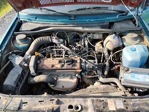 Volkswagen Golf (6 foto / 6)