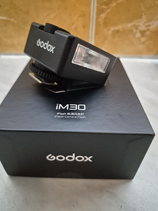 Godox im30 välklamp kaamerale (3 foto / 4)