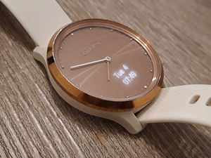 Garmin Vivomove HR Rose Gold-White hübriidnutikell (4 foto / 6)