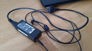 Asus X53U AMD/4GB/320GB/Radeon (10 foto / 10)