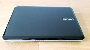 Samsung RV510 Celeron/4GB/SSD120GB (8 foto / 10)
