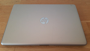 HP Laptop 15 Pentium/15.6"/4GB/SSD128GB (8 foto / 10)