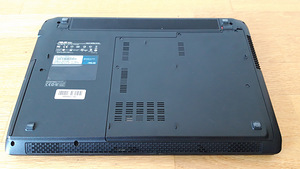 Asus K52J i3/4GB/500GB/GeForce (8 foto / 9)