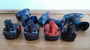 Bosch 2 akutrelli+lamp+4 akut (3 foto / 4)