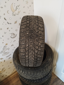 Продам шины зимние шипами 225/50/r17 4 шт (3 фото из 4)
