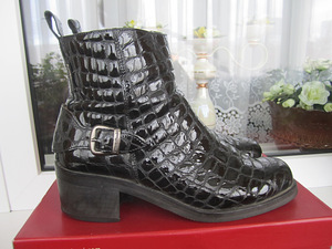 Kingad nahast Russell & Bromley, suurus 39 (4 foto / 6)