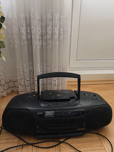 Sony CFD-110 kaasaskantav kahe kassettmängijaga magnetofon (5 foto / 8)