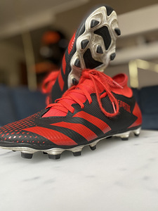 Adidas Predator jalgpallisaapad suurus 40,5 (1 foto / 3)