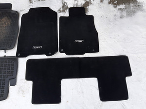 Tekstiil + kummimatid Honda CR-V (1 foto / 2)