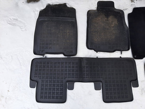 Tekstiil + kummimatid Honda CR-V (2 foto / 2)