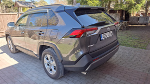 Toyota Rav4 (4 foto / 10)