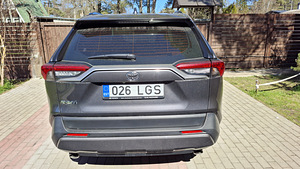 Toyota Rav4 (5 foto / 10)