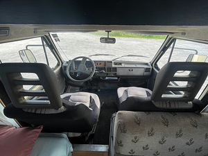 Matkaauto Peugeot J5 (6 foto / 10)