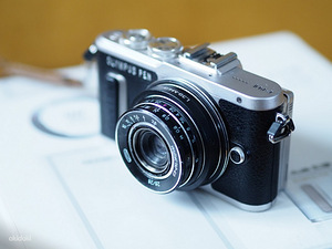 Olympus PEN E-PL8 hübriidkaamera koos objektiividega. (6 foto / 8)