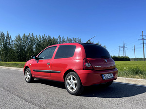 Täiuslik linnaauto - heas korras Renault Clio Storia 2007 (7 foto / 13)