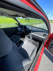 Täiuslik linnaauto - heas korras Renault Clio Storia 2007 (11 foto / 13)