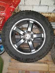 Talve naastrehvid Michelin 215/65/16 + valuveljed (1 foto / 4)