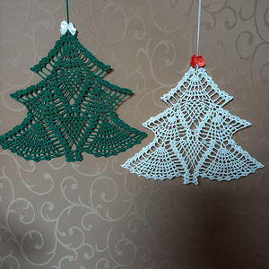 Рождественские украшения, связанные крючком, бывают разными.