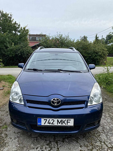 Продам Toyota Corolla Verso 1,6 ,2007 Benz/Man (8 фото из 10)