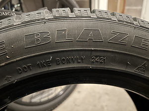 Lamellrehv 205/55 R16 SAILUN ICE BLAZER ARCTIC 94H XL (2 foto / 5)