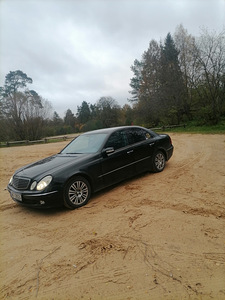 Mercedes e220 (2 фото из 4)