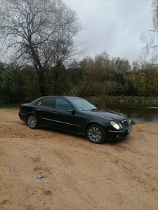 Mercedes e220 (3 фото из 4)