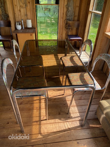 Klaasist söögilaud ja neli tooli (foto #1)