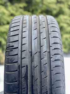 Цельнолитые шины Continental R18 (3 фото из 3)