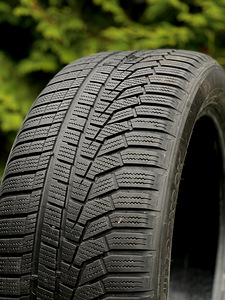 Hankook шины 225/50/R17 (1 фото из 3)