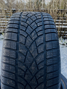 Dunlop шины 275/35/R21 (1 фото из 5)