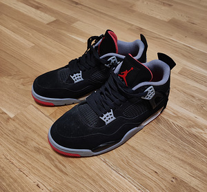 Jordan 4 bred (1 foto / 3)