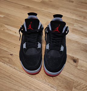 Jordan 4 bred (3 foto / 3)