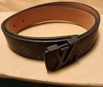 Louis Vuitton belt vöö black must