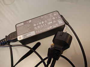 Lenovo laadija 65w usb c (2 foto / 2)