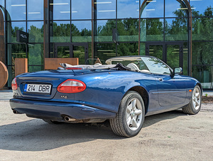 Jaguar XK8 Cabrio 4.0 V8 (3 foto / 15)