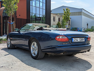 Jaguar XK8 Cabrio 4.0 V8 (4 foto / 15)