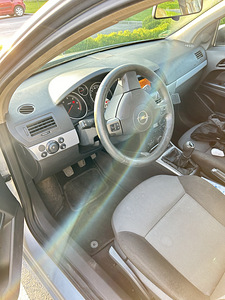 Opel Astra h 1.7 tdi (8 foto / 10)