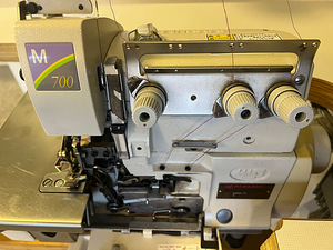 Tööstuslik overlok (2 foto / 7)