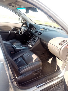 Volvo XC 90 (7 фото из 11)