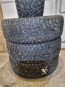 Nokian Hakkapeliitta 9 SUV 215/65 R17 (2 foto / 2)