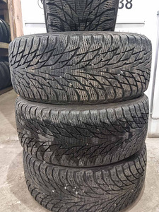 Nokian Hakkapeliitta R2 225/40 R18 M+S (2 foto / 2)