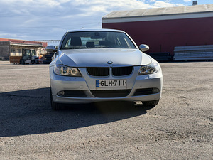 BMW 320i (11 foto / 15)