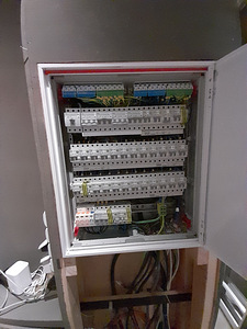Elektrik. Kaablite paigaldamine, kilpide kokkupanek, lühiste (3 foto / 10)