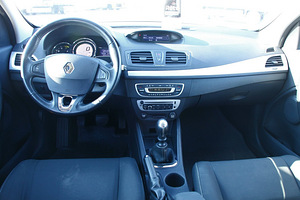 Renault Megane (6 фото из 11)